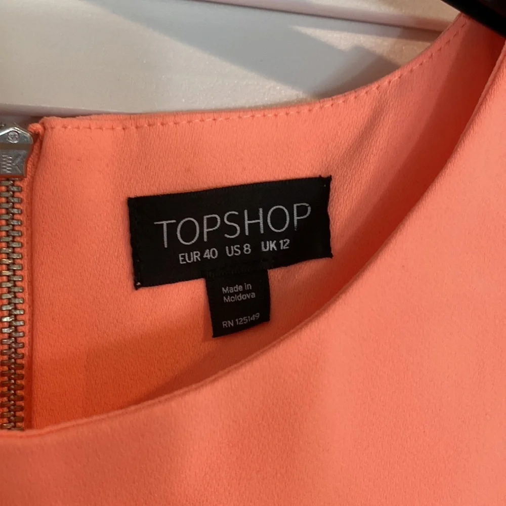 Fabulous color! Zip back detail. UK bought Topshop dress. Great condition! - Picture 2 of 3